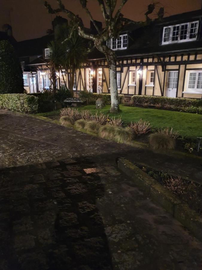 Hotel De La Croix D'Or Avranches Exteriér fotografie
